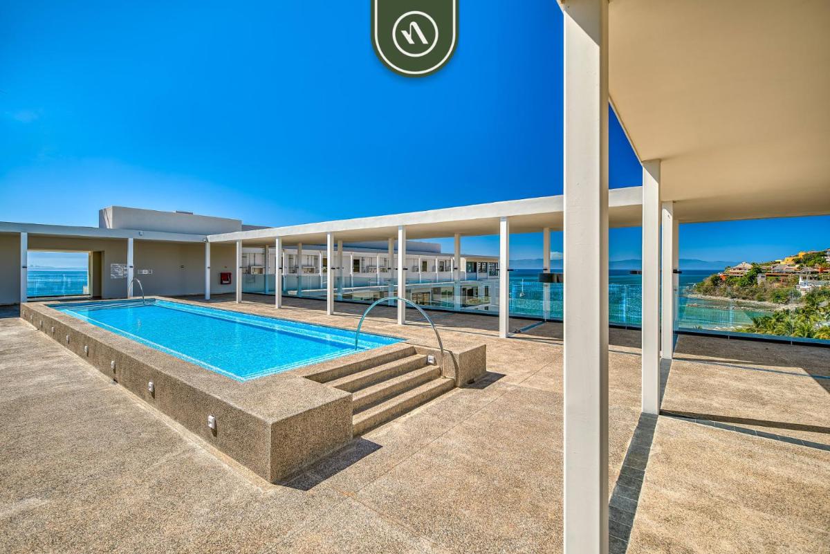 New Oceanfront 2BR Condo - Beach Access