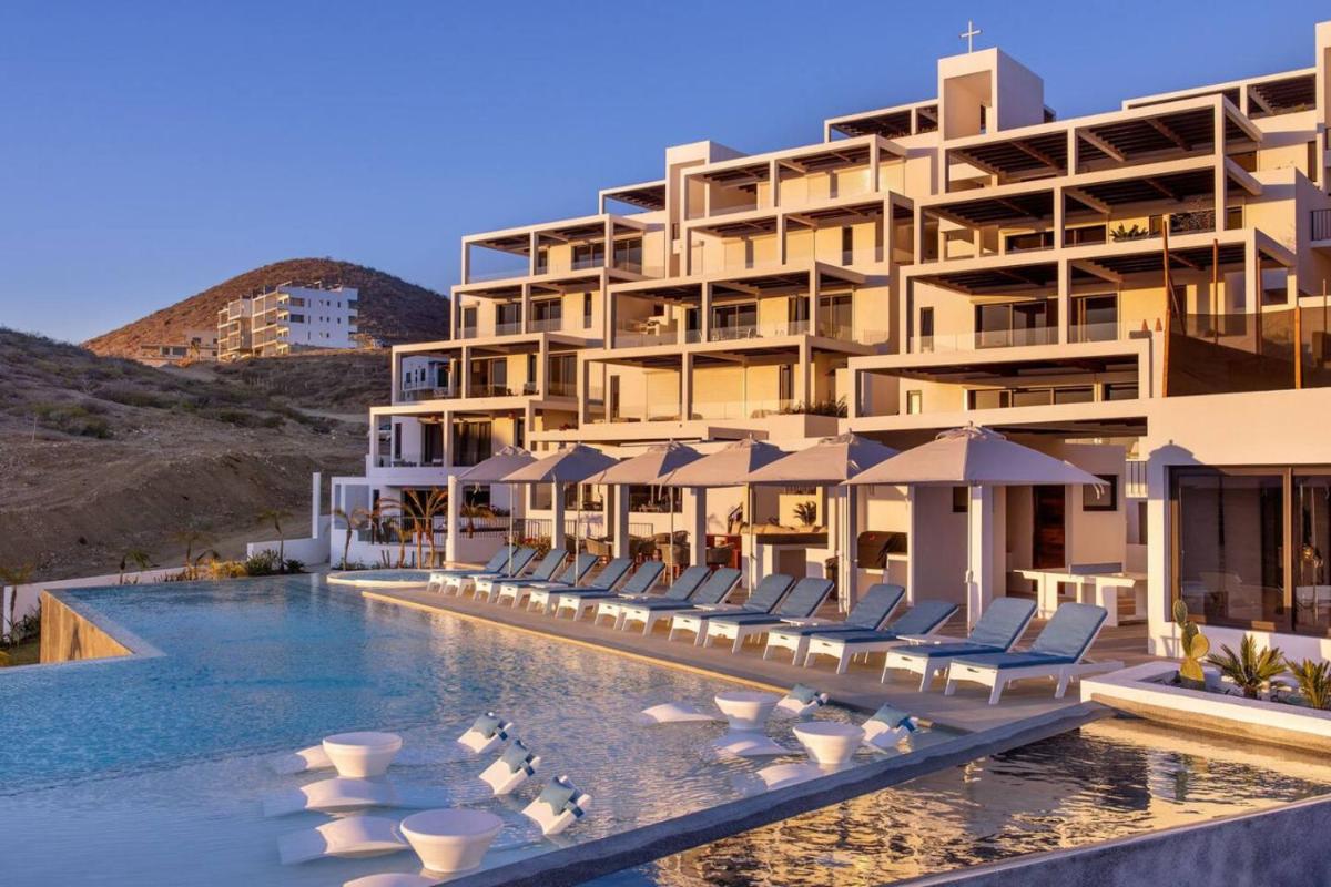 New Oceanfront Luxury Condo