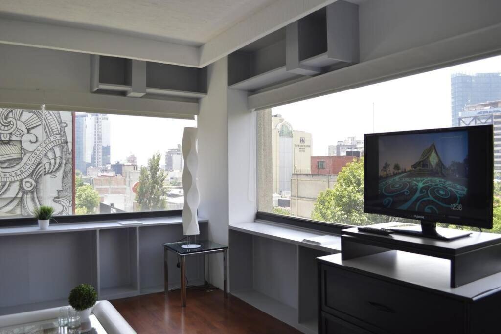 NEW Zona Rosa Apartments Angel of Independence 1 Block
