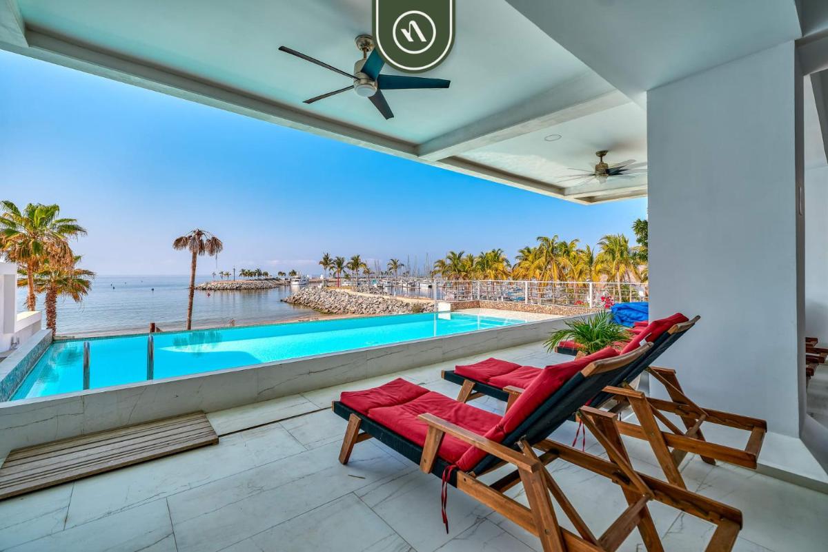 Oceanfron 2 BR Condo with Oceanview - Pool - Gym