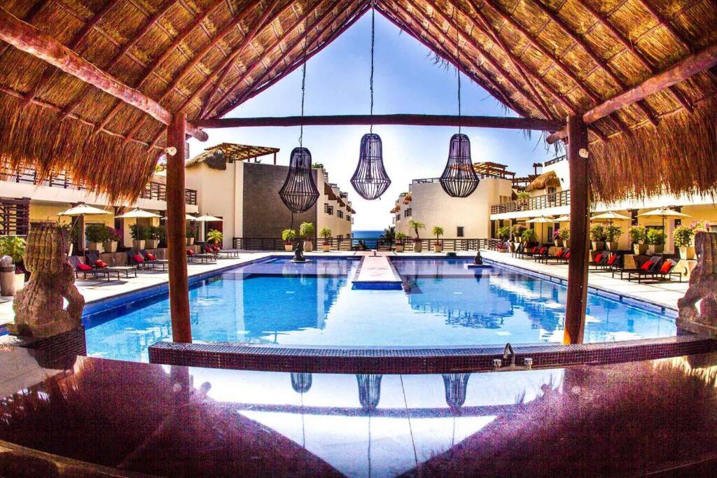 Oceanfront Bliss:2BR/2BA near Mamita´s Beach Club