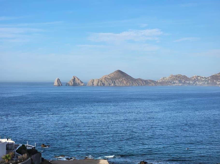 Oceanfront Penthouse, 2 Masters, 2 Baths, kitchen!