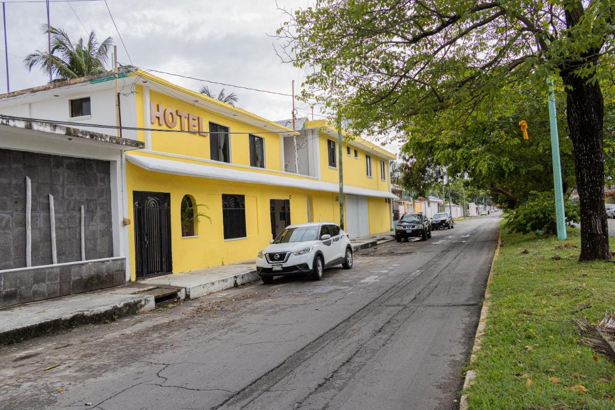 OYO Hotel Marías,Aeropuerto Internacional de Chetumal