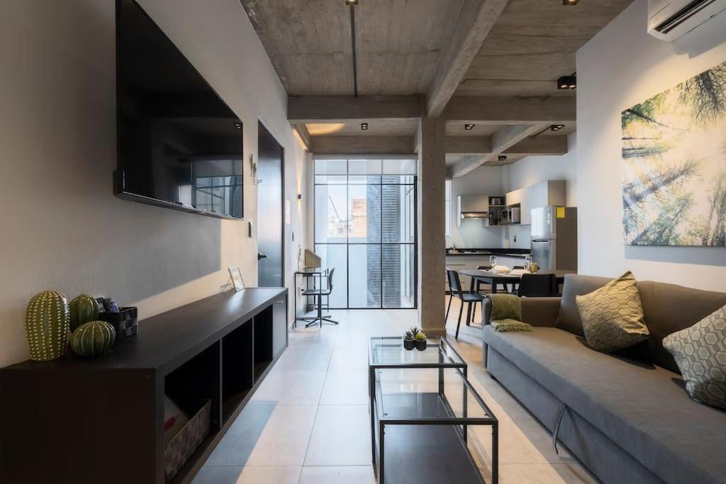 P501 Central 2Bdrm 2bath AC Rooftop