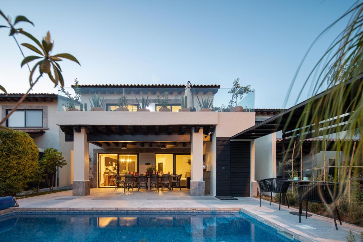 Private & Heated Pool, Mountain View Escondida 5BR