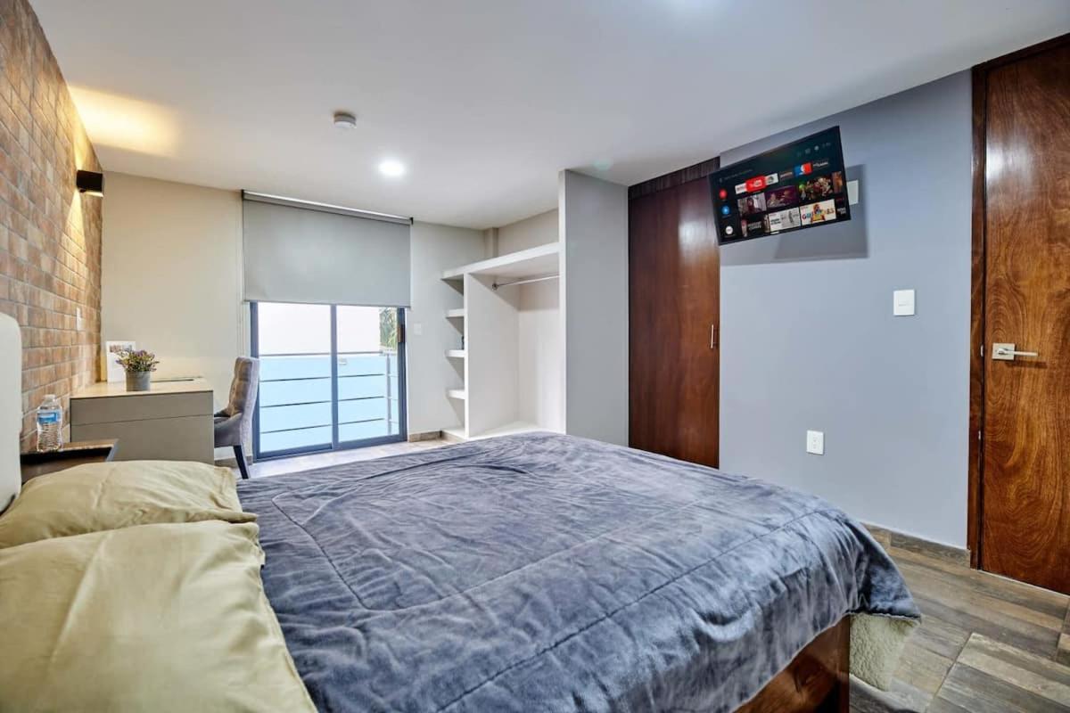 R10 LUXURY STUDIO DISCOVER a 5 MIN DEL ITESM R10