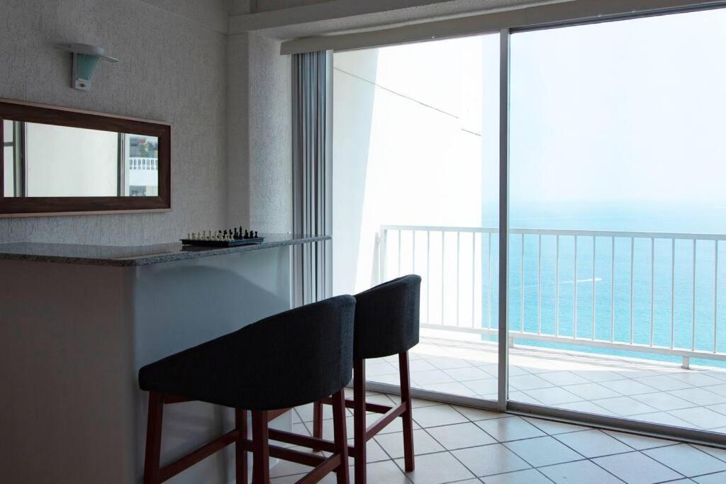 Romantic Suite w/Beach in Heart of Acapulco