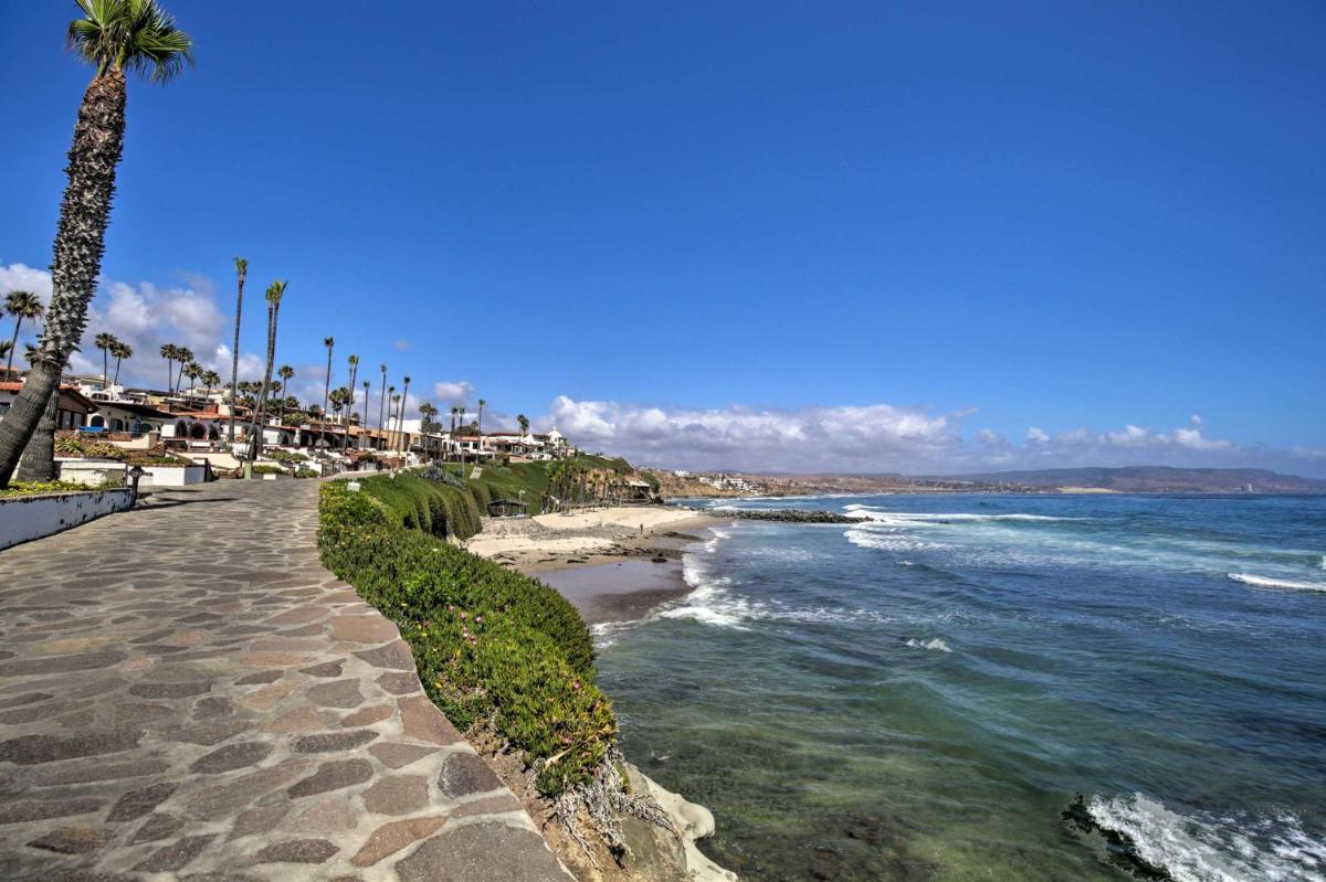 Rosarito Beach Home in Las Gaviotas with Ocean Views
