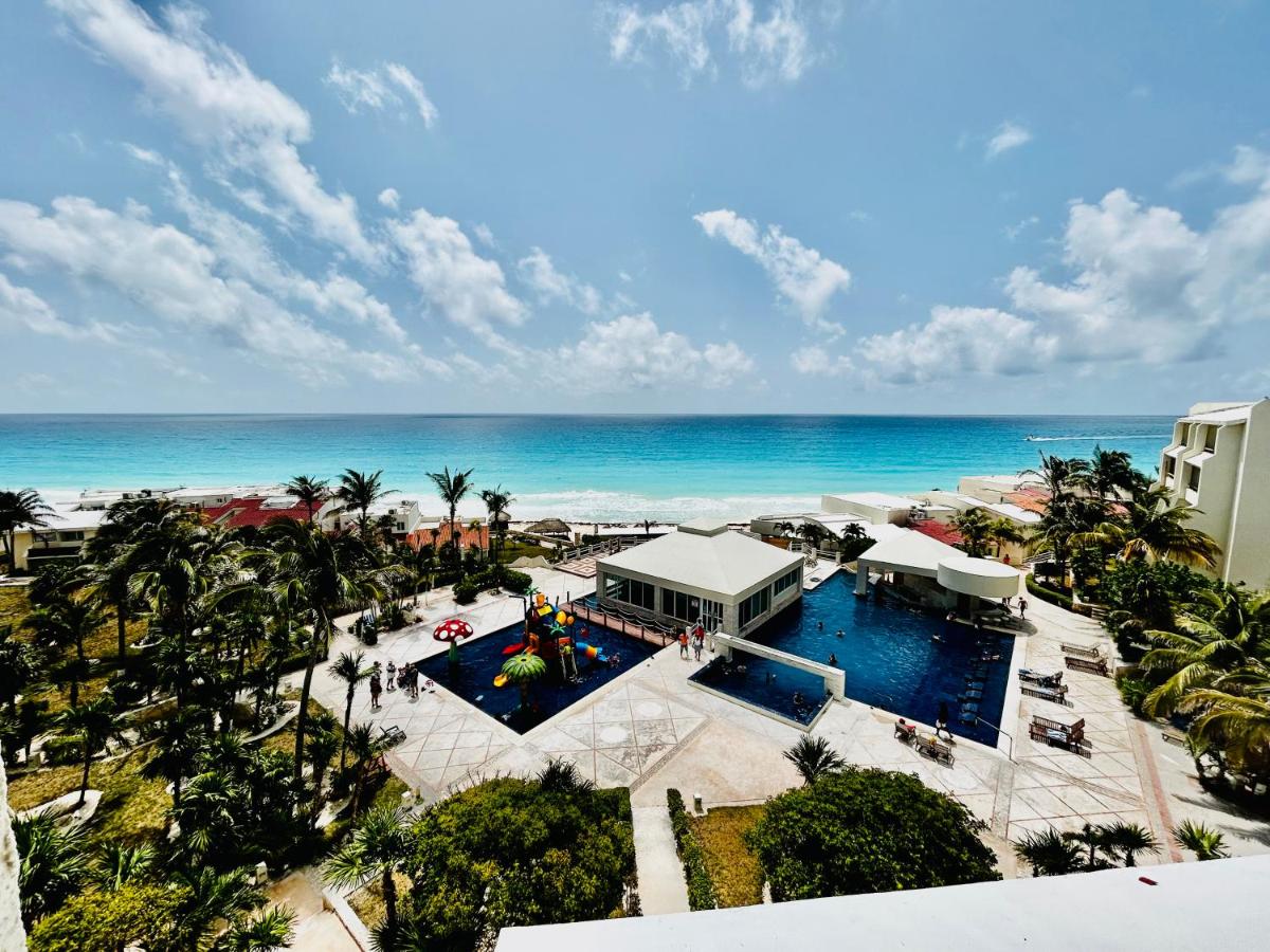 Solymar corner penthouse condo