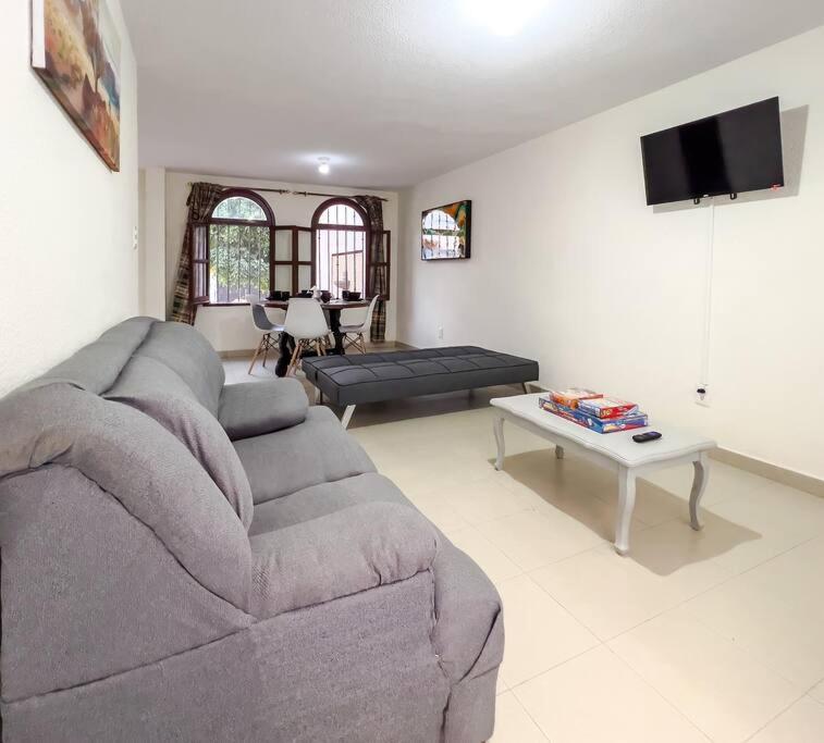 Spacious 3BR House in Las Lomas with Service Room