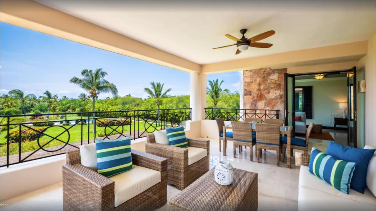 Spacious Condo for 8 People with Beautiful Views