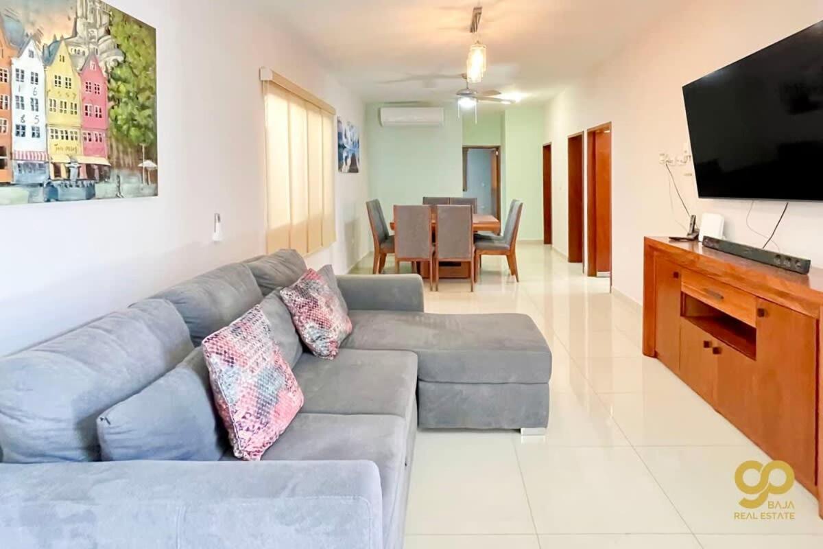 Spacious Downtown Stay 6 Blocks from Malecón