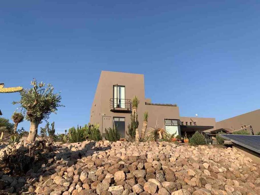Spectacular Modern Estate in Valle de Los Senderos