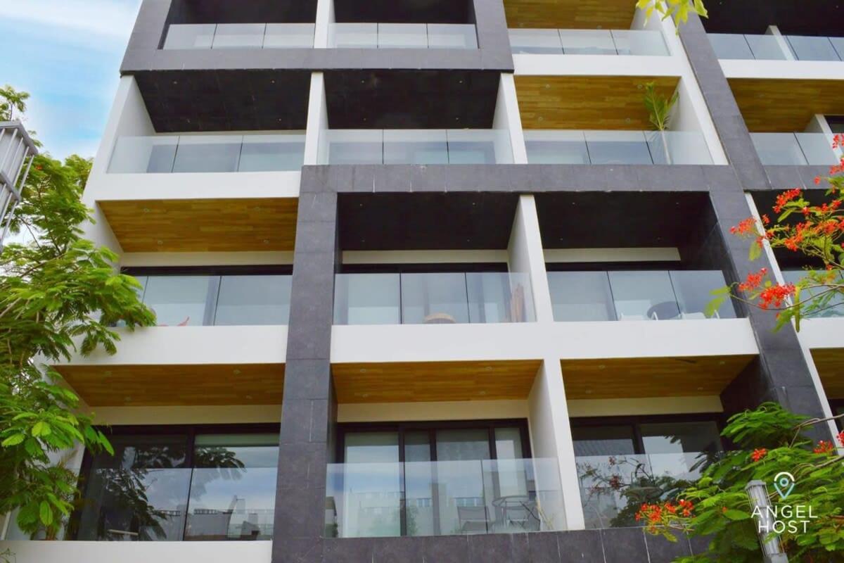Studio on 5th, PVT Balcony, Oceanview Roof Pool