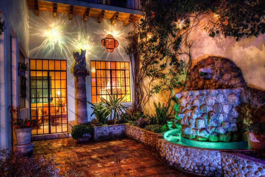 Stunning Views -3 Bed, 3 Bath Art Filled Casa!
