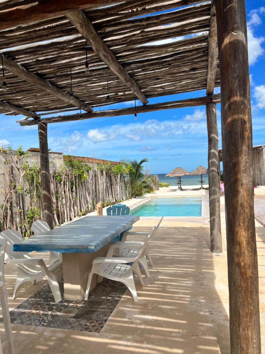 Telchac Villa de 3 pisos con club playa