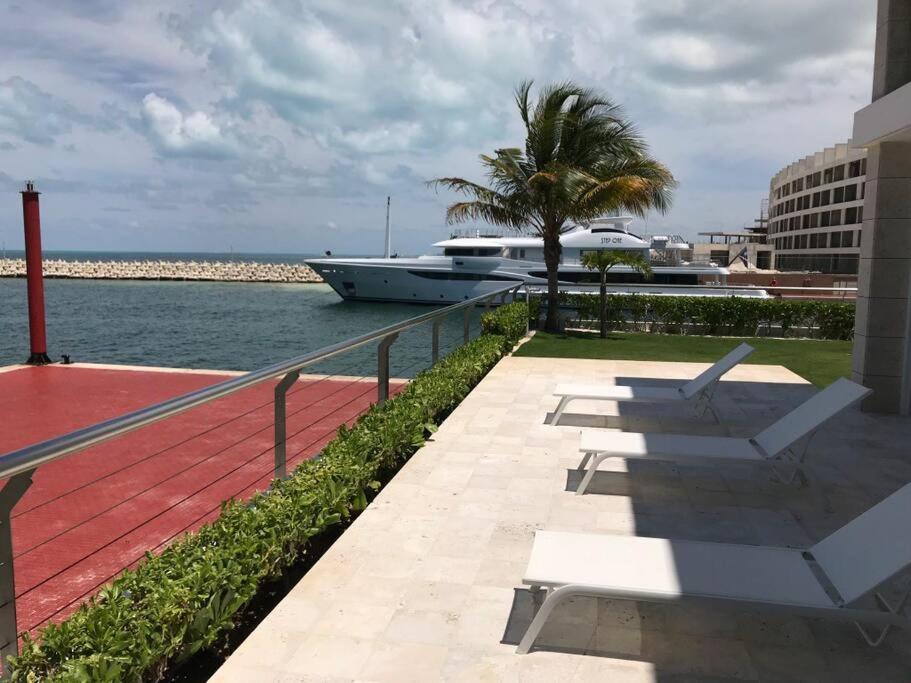 The Crown Jewel in CANCÚN. La Joya de la Corona
