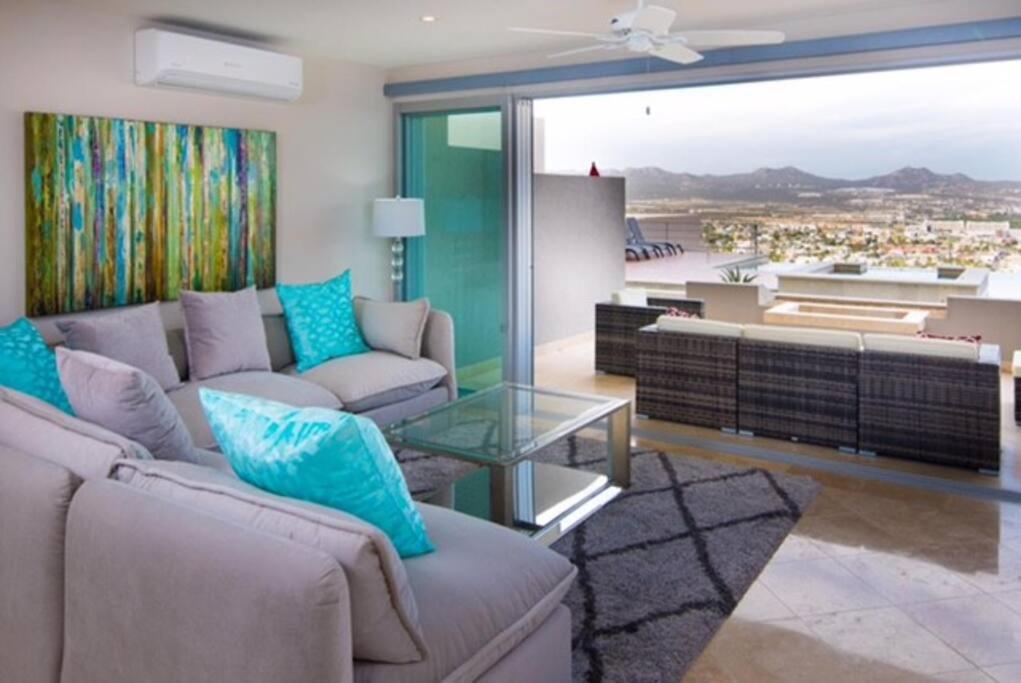 Ultra Modern Condo with Gorgeous Views