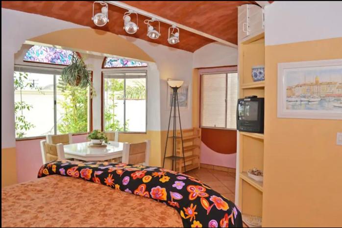 Welcome to Casa Viva Mexico 3-bedrooms 2-bathroms 6-Guests close to Shoping Center & Beach
